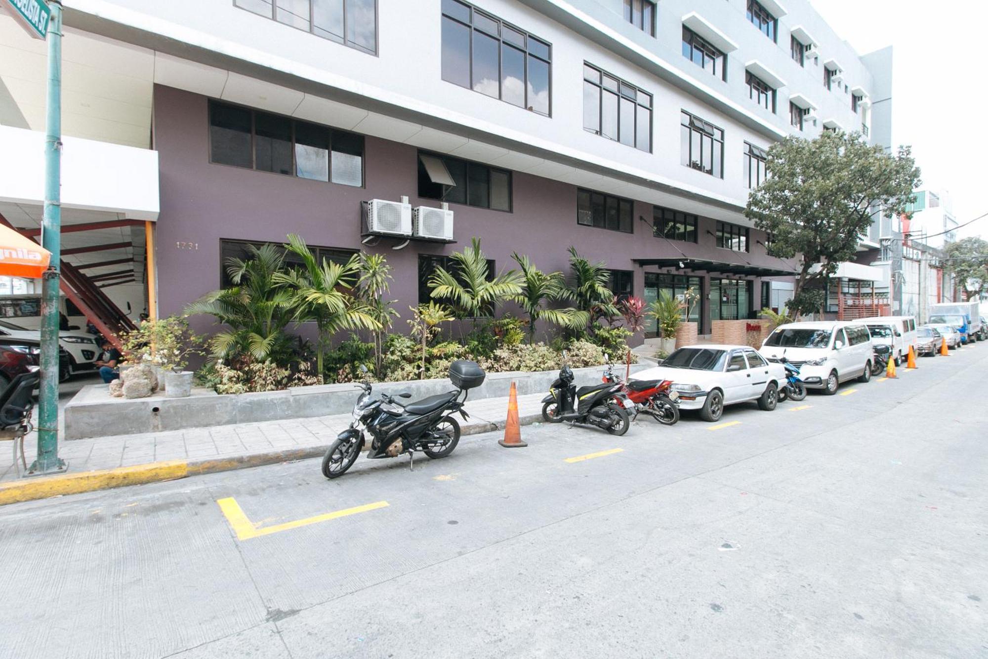 Reddoorz Plus At Evangelista Street Makati Makati City Exterior photo