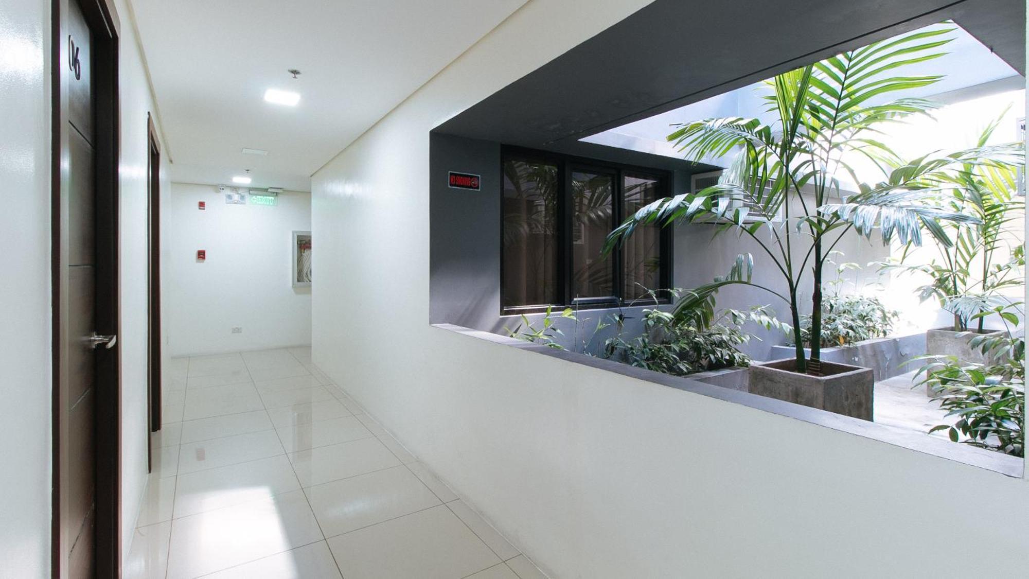 Reddoorz Plus At Evangelista Street Makati Makati City Exterior photo
