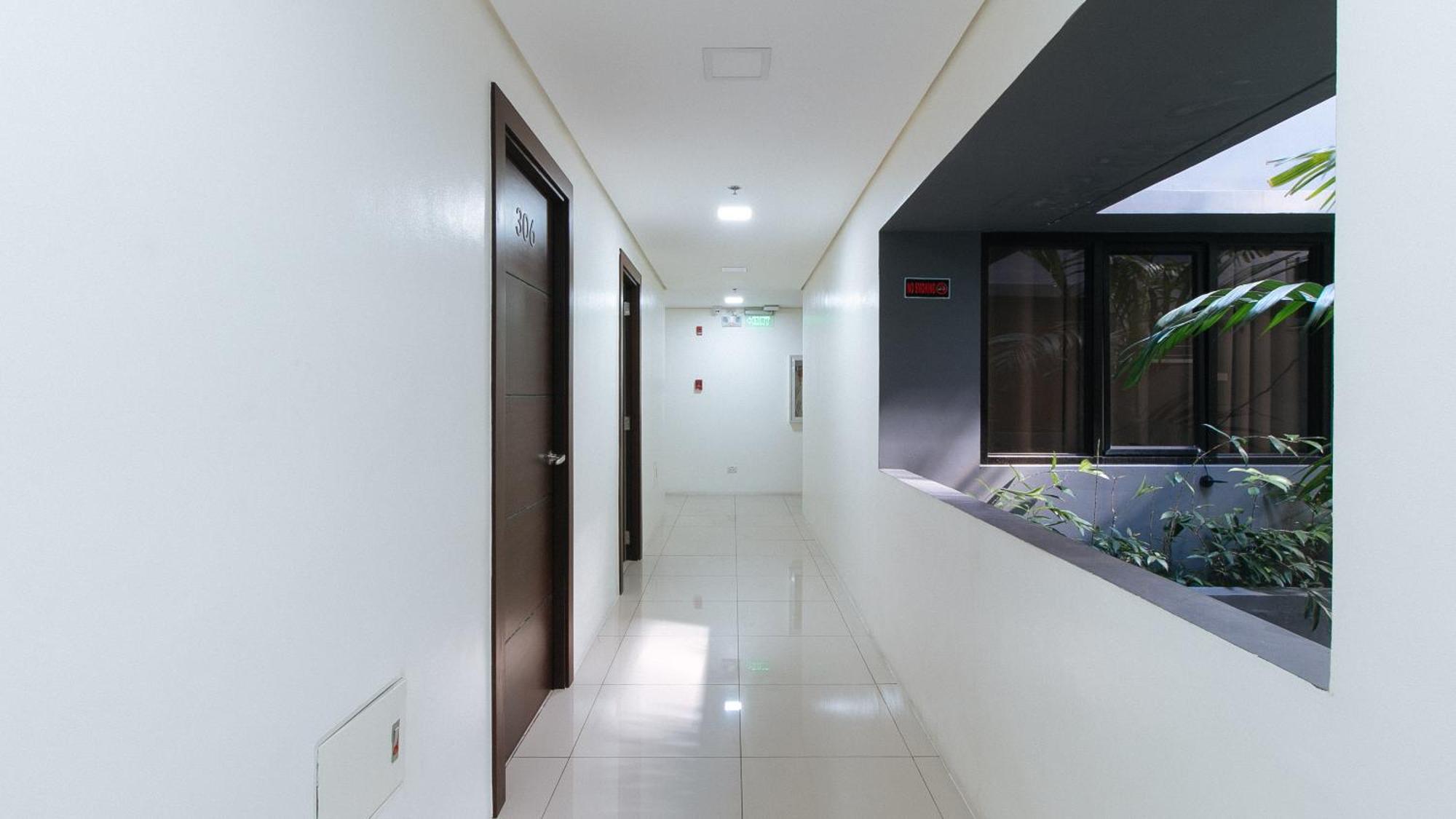 Reddoorz Plus At Evangelista Street Makati Makati City Exterior photo